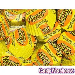Reese's Crunchy Peanut Butter Cups Miniatures: 18-Ounce Bag -Candy Promotion Store reese s crunchy peanut butter cups miniatures 18 ounce bag candy warehouse 5 cba389fe 864a 4b55 8fb8 3217e13fc8f1